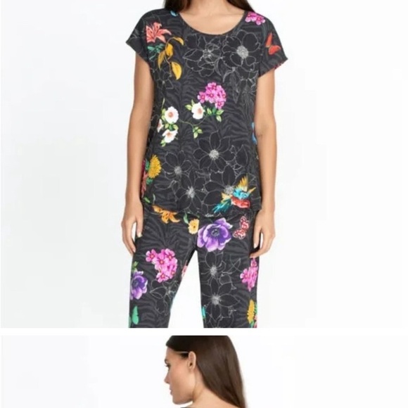 JOHNNY WAS floral pajamas with cap sleeves and crop pants in medium. - Picture 14 of 14